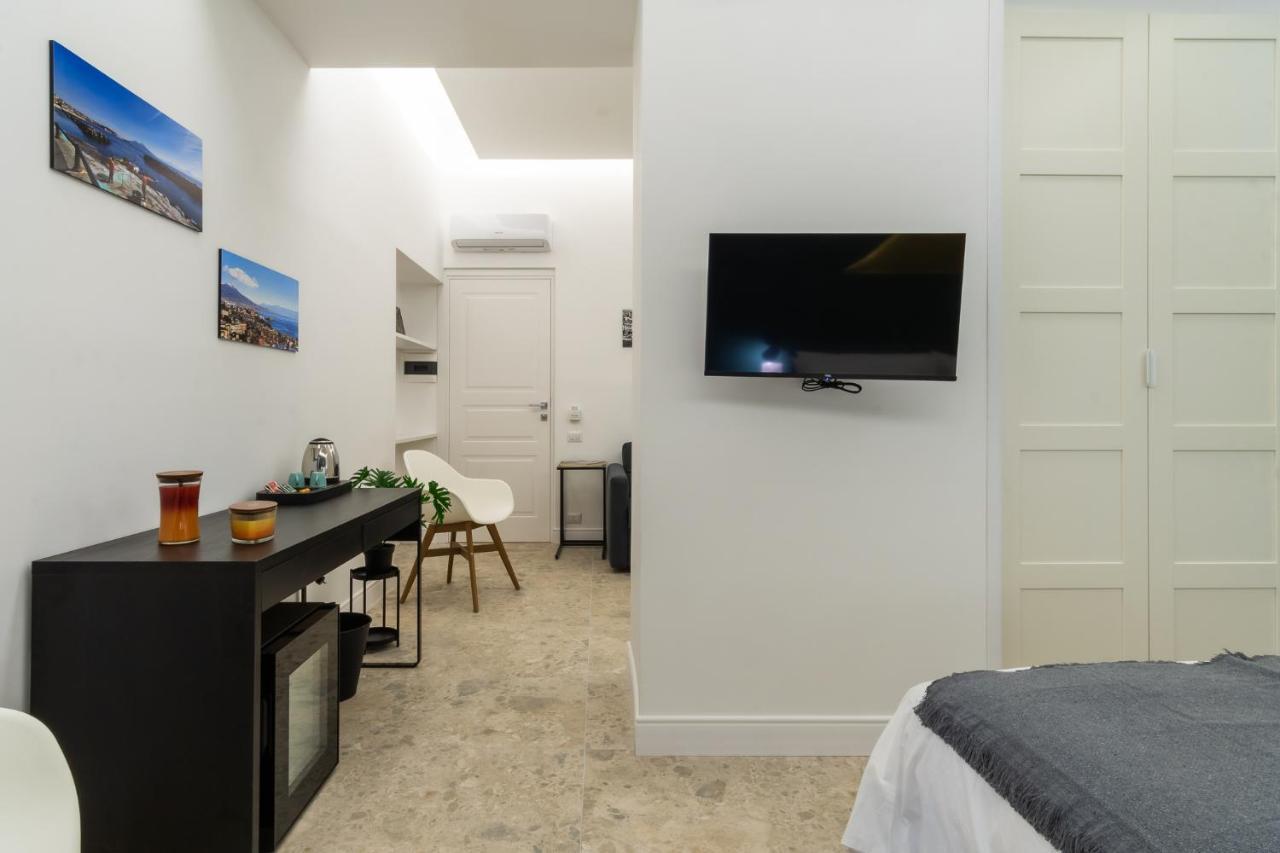 Naos Bed & Breakfast Наполи Екстериор снимка
