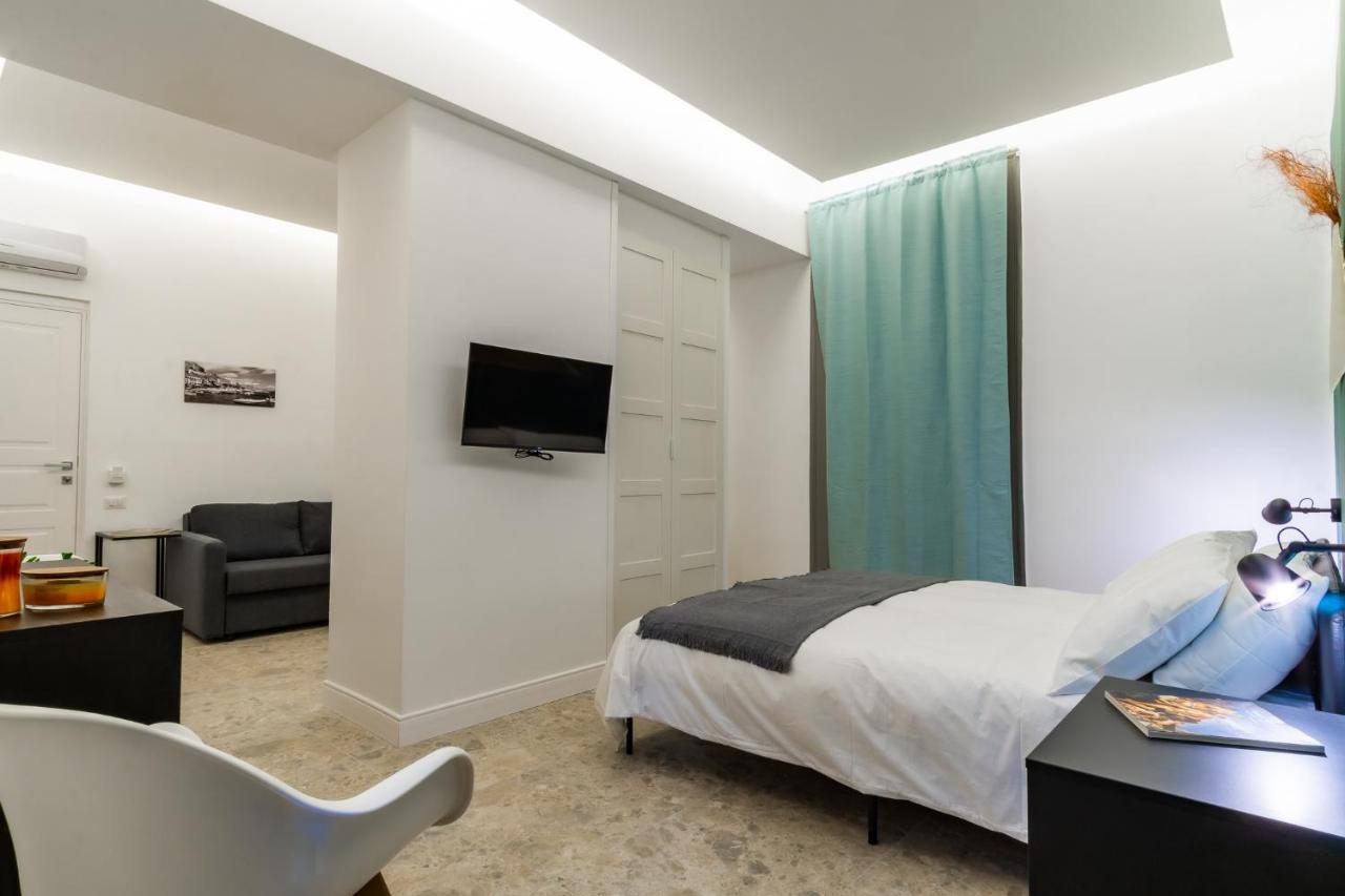 Naos Bed & Breakfast Наполи Екстериор снимка